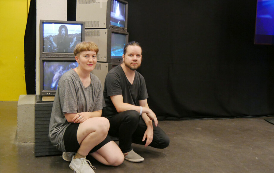 Sami Sänpäkkilä ja Anna-Mari Nousiainen tekivät Flow Festivalille videotaidetta ”köppäisesti Hollywood-stunt-meiningillä”
