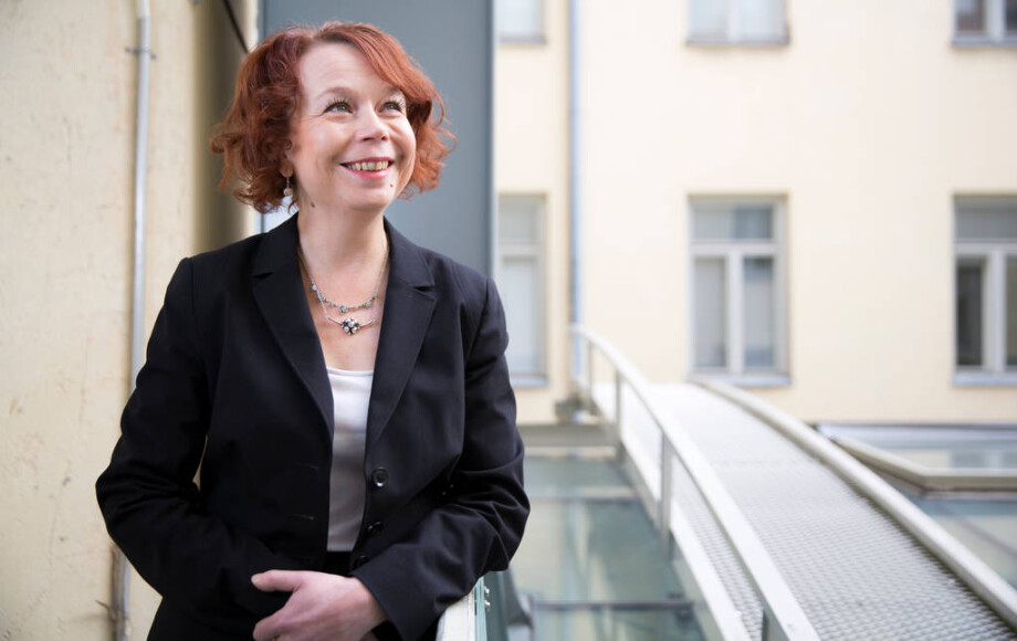 Kulttuuriministeri Pia Viitanen kannattaa prosenttiperiaatetta